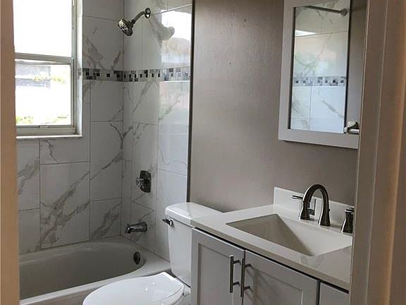 5th image of 803 SE 24th Ave #805