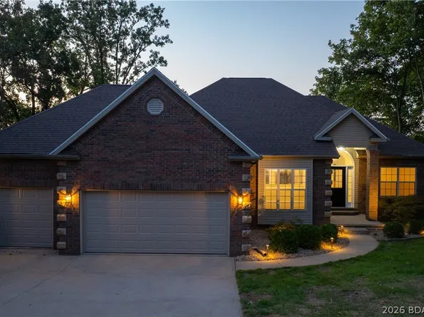 352 Duckhead Rd, Lake Ozark, MO 65049
