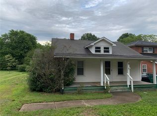 3221 Winthrop St, Walkertown, NC 27051