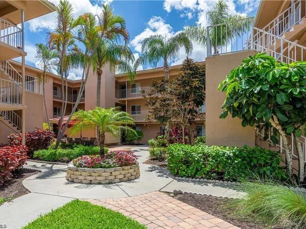 1075 Foxfire Ln APT 201, Naples, FL 34104