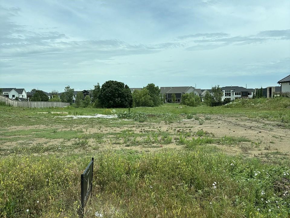 1st image of 15654 E Rockhill Ct