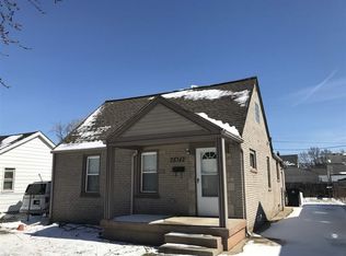 28342 Maple St, Roseville, MI 48066
