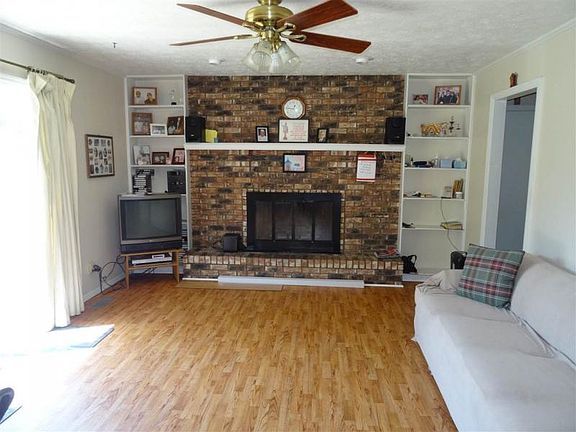 2nd image of 52521 Farmingdale Dr