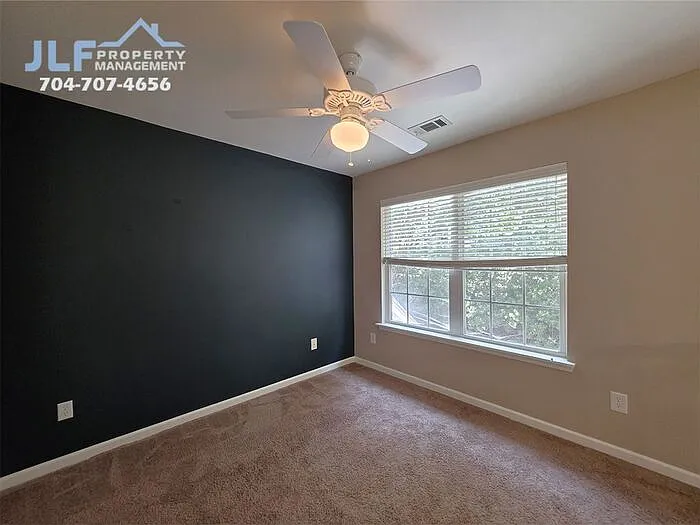 360 Tidmarsh Ct — Photo 12