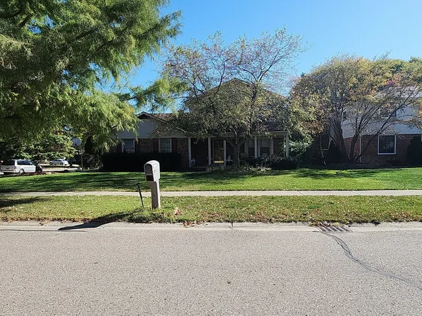 16402 Blue Skies Dr, Livonia, MI 48154