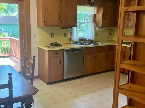 118 Bliss St, Northampton, MA 01062