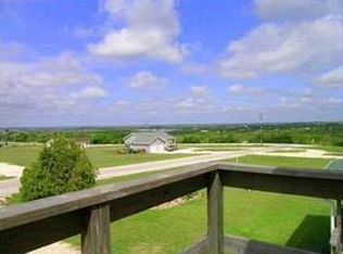 111 Angel Hill Rd, Niederwald, TX 78640