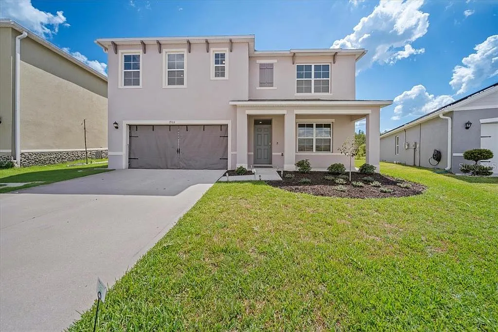 5 bed, 3.0 bath, 2696 sqft, $3,250 — Photo 1