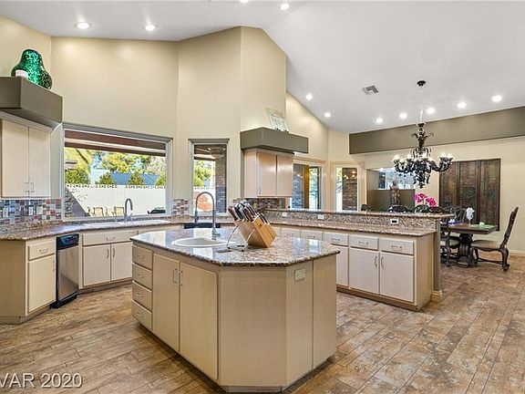 3rd image of 3000 Astoria Pines Cir