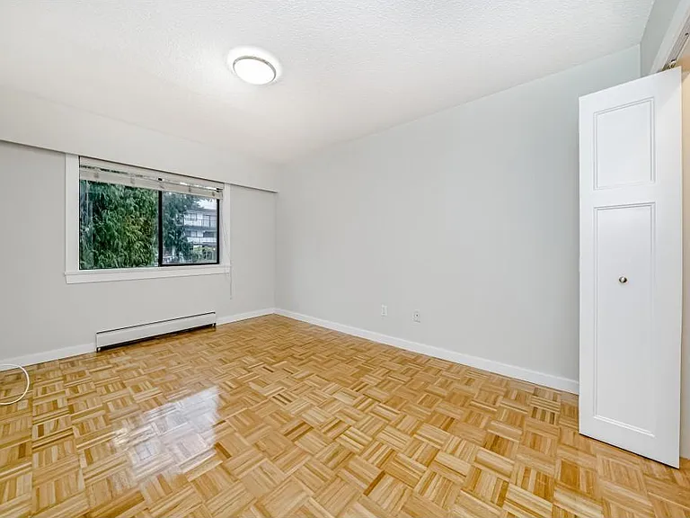 155 E 19th St #104 — Photo 20