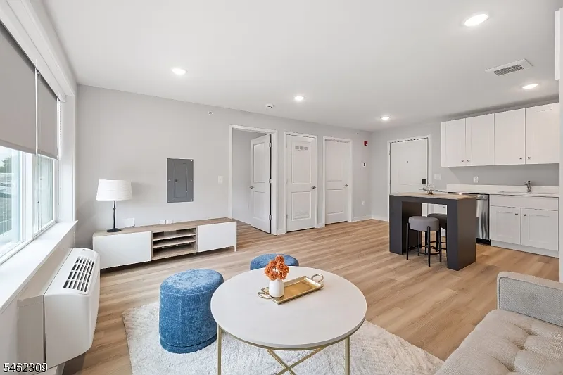 1 bed, 600 sqft, $2,000 — Photo 4