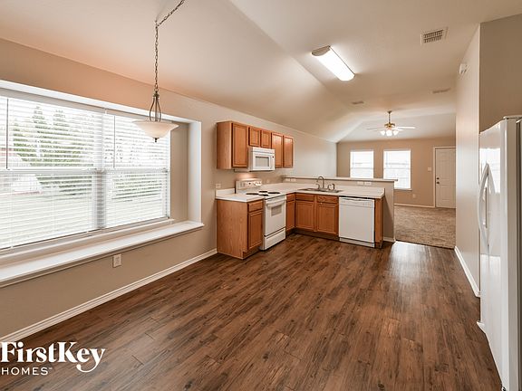 5th image of 11536 Gloriosa Dr