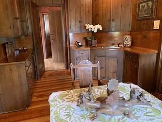 Breakfast room and wet bar
