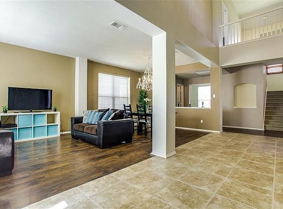 3rd image of 9328 Bedford Ln