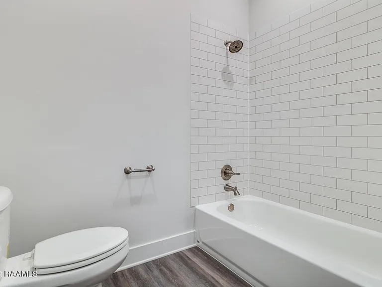 711 E Main St #900 — Photo 14