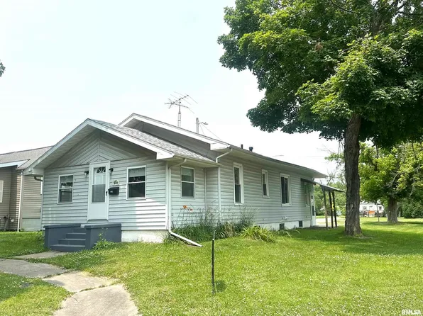 1206 E 2nd St, Centralia, IL 62801