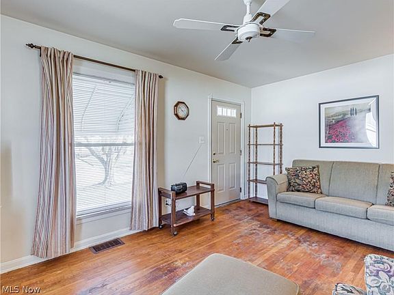 3rd image of 1162 Ada St