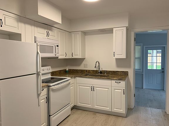 3rd image of 414 N Mars Ave #414