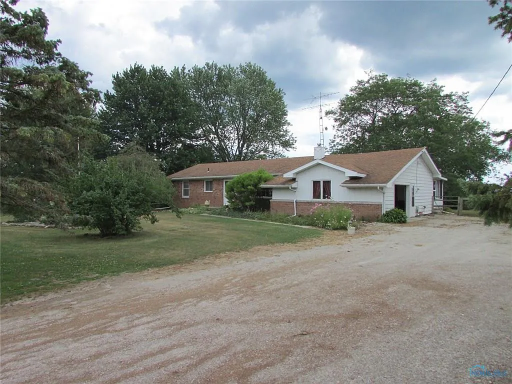 11835 W Sylvania Ave photo 1