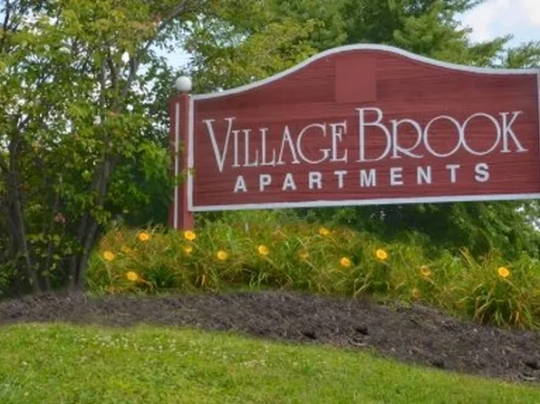 2558 Village Brook Ln, Hilliard, OH 43026