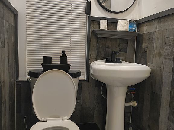 5th image of 5034 N 10th St