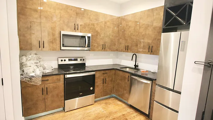 Rented by Delmark Realty LLC | media 2