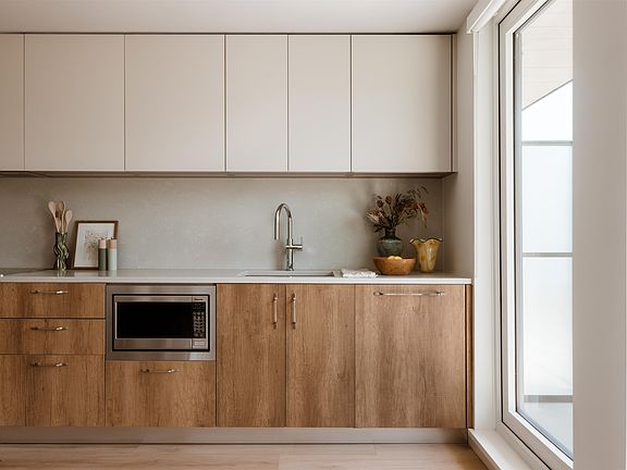 4th image of 133 W 49th Ave #422