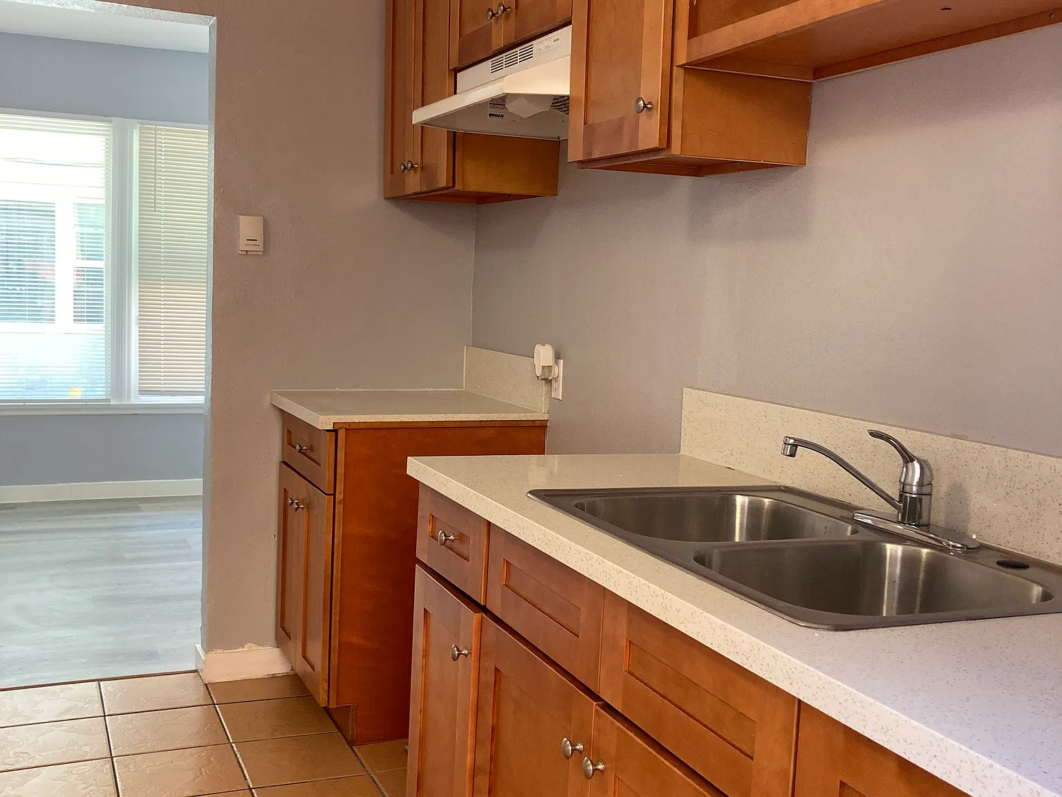 2 bed, 1200 sqft, $1,945 — Photo 4