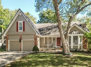 14605 S Blackfoot Dr, Olathe, KS 66062