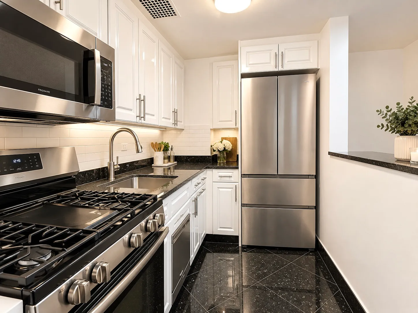 420 East 79th Street — Photo 3