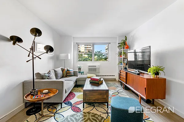 Sold by (Legacy) Elegran | media 7