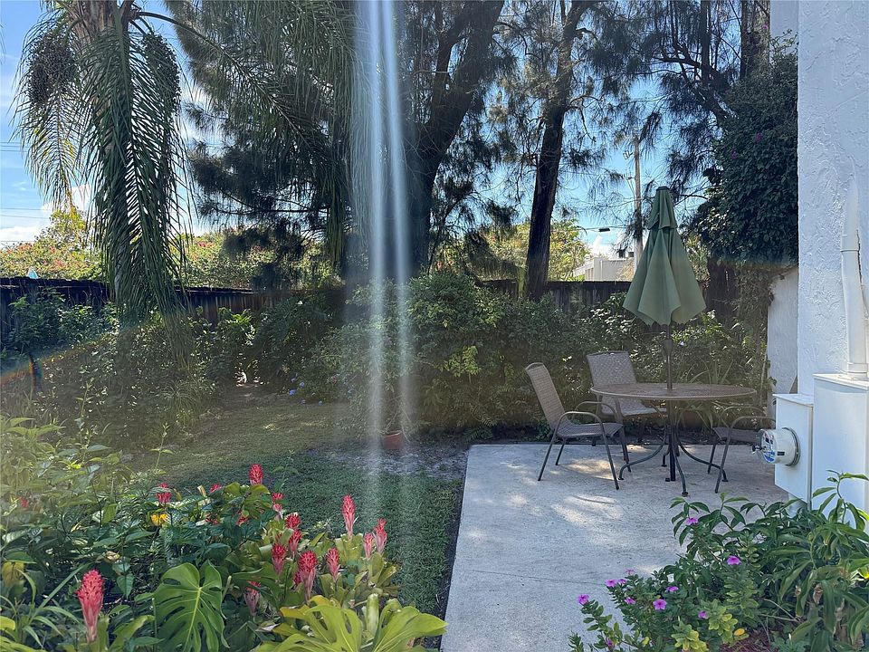 2nd image of 4061 SW 84th Terrace