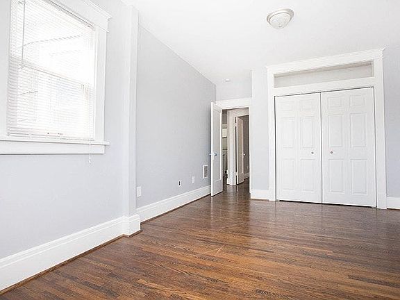 5th image of 29 N Park Ave #1LOWER
