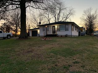 3000 Poplar St, Highland, IL 62249