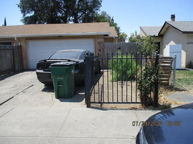 4521 Greensboro Way — Photo 2