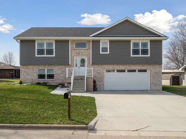 715 S Clinton St, Cuba City, WI 53807