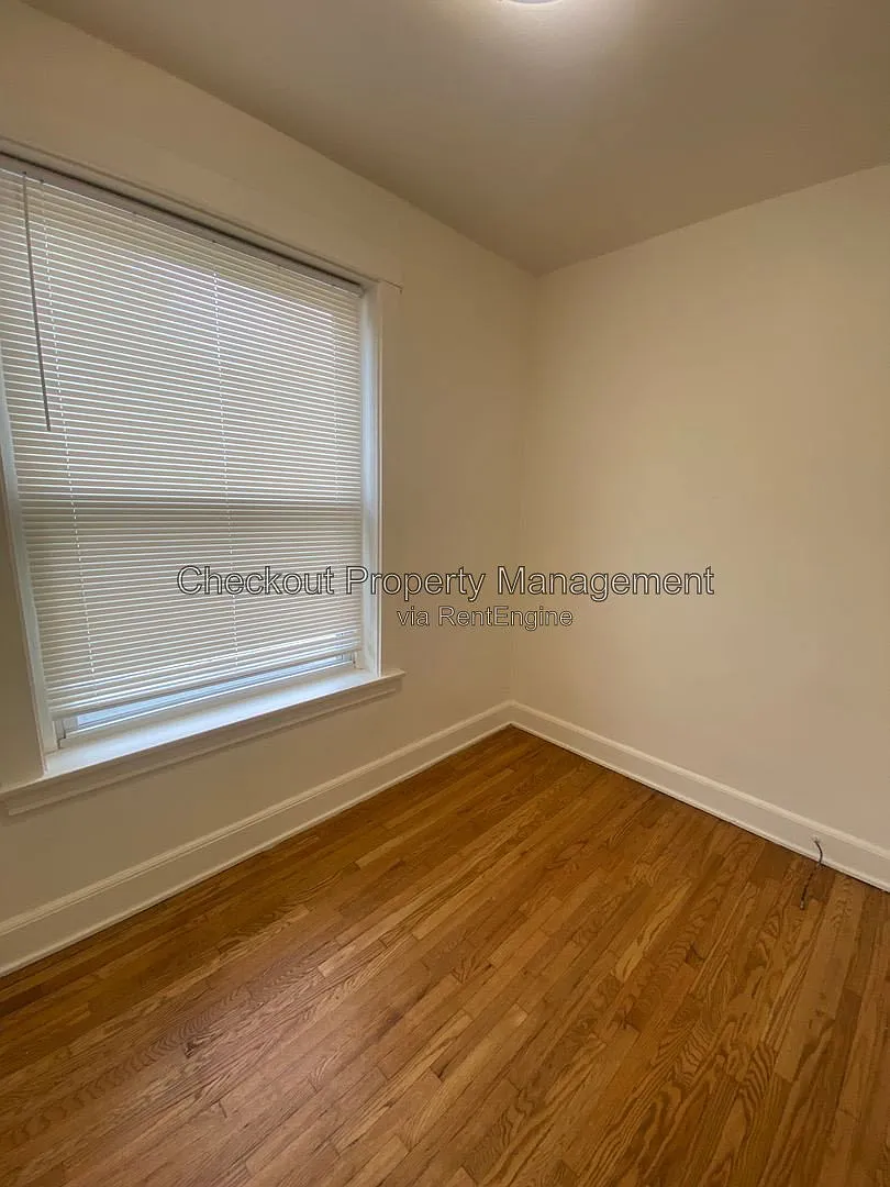 2 bed, 1.0 bath, 900 sqft, $995 — Photo 4