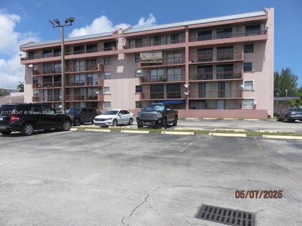 7040 SW 24th St #104, Miami, FL 33155