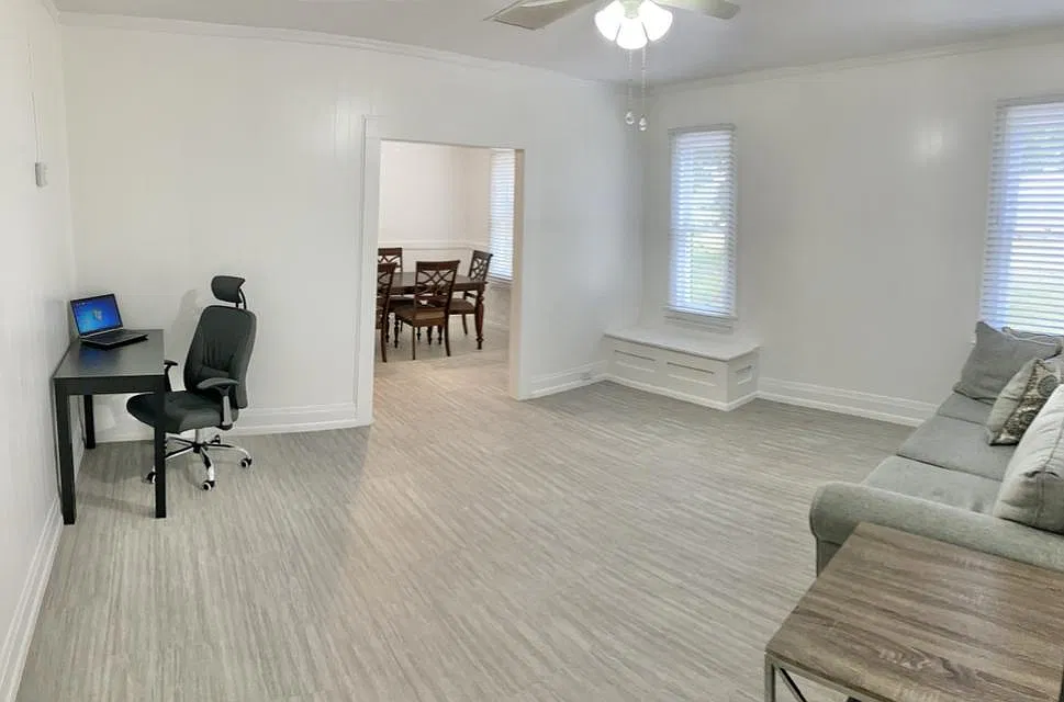 6 bed, 3000 sqft, $2,850 — Photo 4