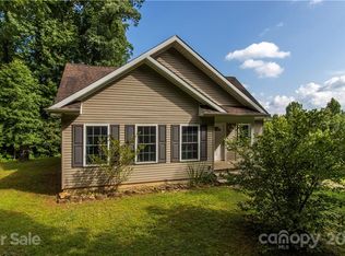 142 Lady Slipper Creek Ln, Zirconia, NC 28790
