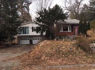 27 Sunset Rd, Wayland, MA 01778