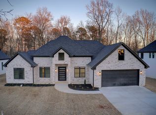 7220 Severn Lndg, Benton, AR 72019