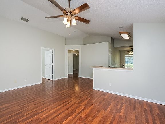 4th image of 614 Cape Cod Cir