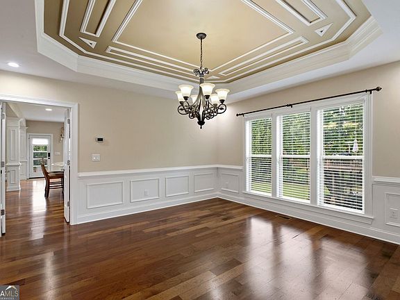 5th image of 3831 Courson St