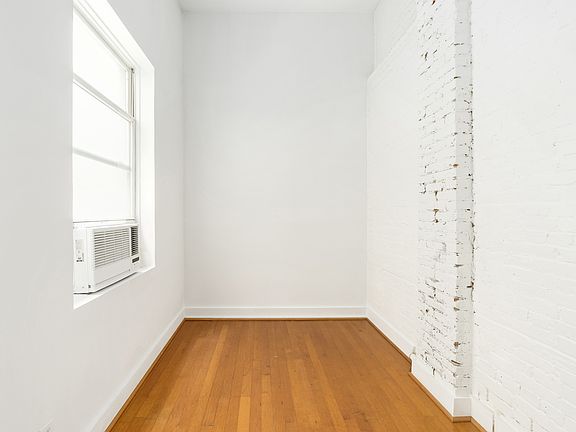 5th image of 207 W 21st St APT 3