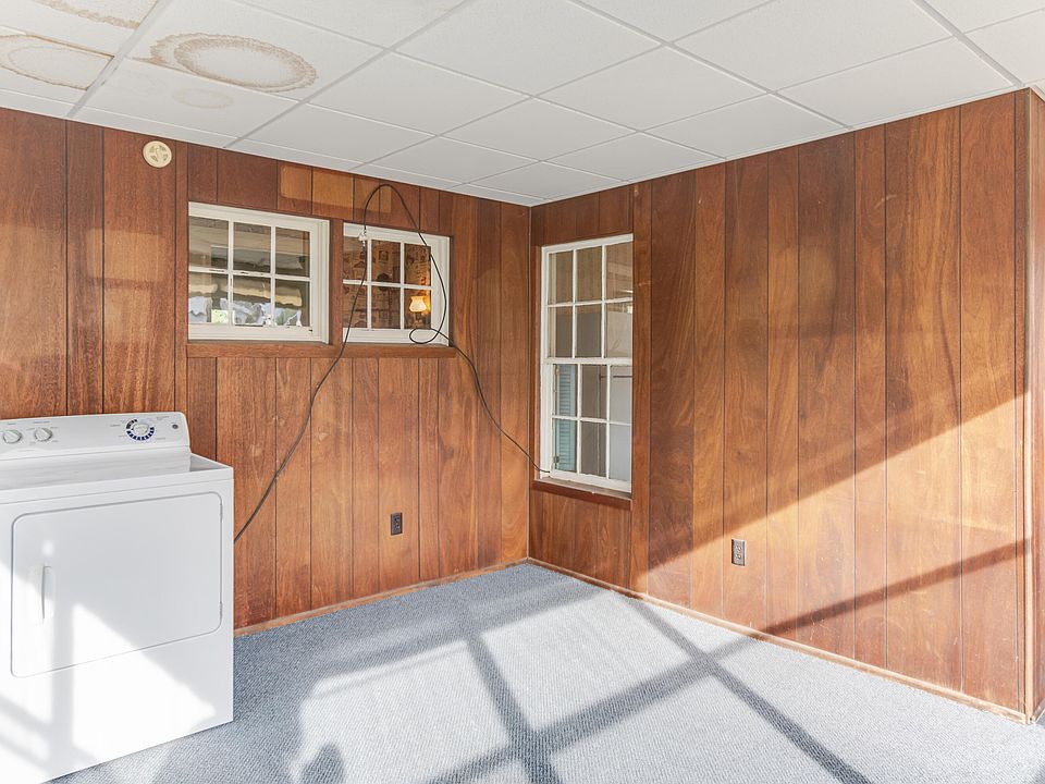 415 S Walnut St, photo 23