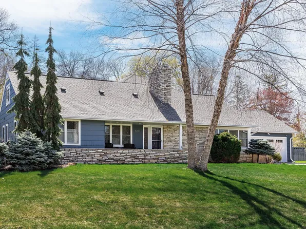 5277 Lochloy Dr, Edina, MN 55436