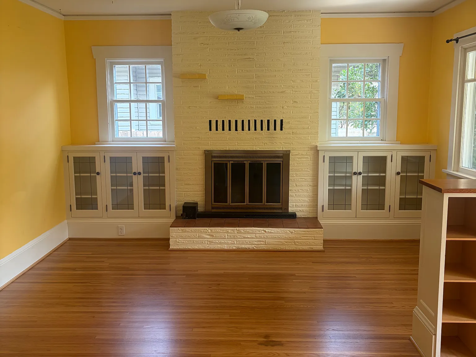 4 bed, 2200 sqft, $4,000 — Photo 2