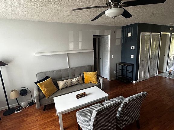 3rd image of 104 Reserve Cir APT 100