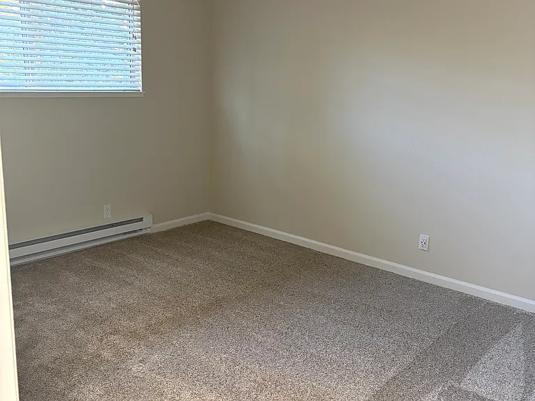 Riverdeck Apartments — Photo 47